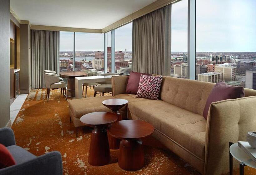 سوییت سوپریور, Omni Louisville