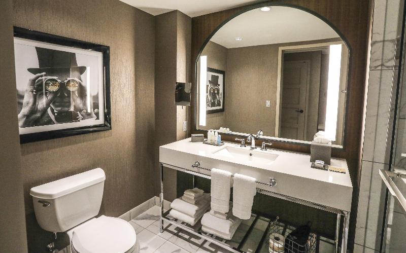 اتاق لوکس با تخت بزرگ, Omni Louisville