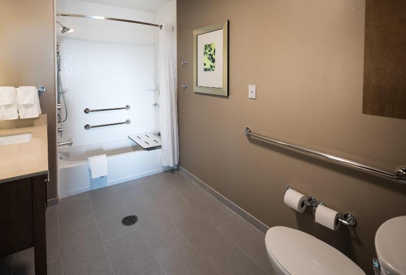 Люкс Адаптированный для Инвалидов, Staybridge Suites   Lake Jackson, An Ihg