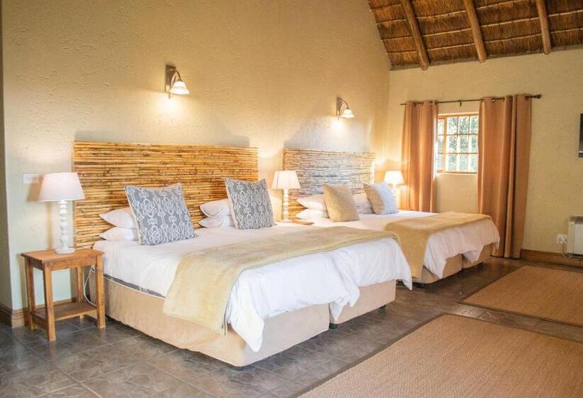 디럭스 패밀리 룸, Safari Club Guest Lodge Or Tambo International Airport