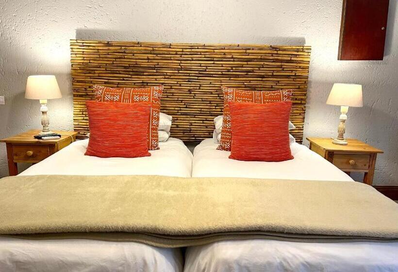 스탠다드 트리플 룸, Safari Club Guest Lodge Or Tambo International Airport