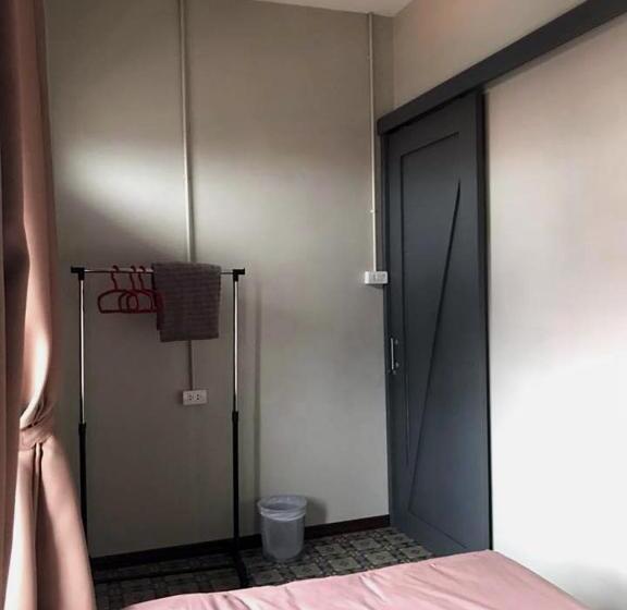 Номер Стандарт Индивидуальный Совместная Ванная, Chato Hostel
