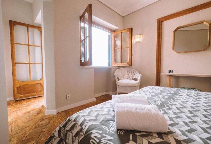 اتاق استاندارد با سرویس بهداشتی مشترک, Nice Way Cascais Hostel & Surf Camp