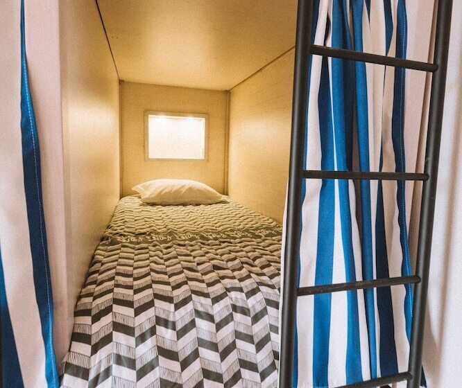 تختخواب در اتاق سوپریور مشترک, Nice Way Cascais Hostel & Surf Camp