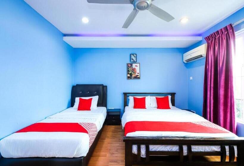 חדר סטנדרט לשלושה, Borneo Inn