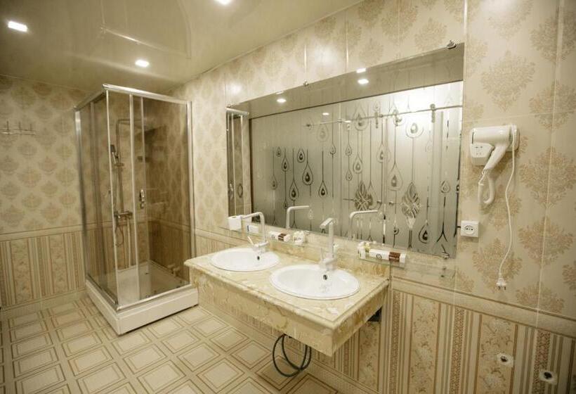 سوییت خانوادگی, Karavan