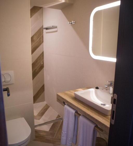 آپارتمان 1 خوابه, A Hoteli   Hotel Slatina