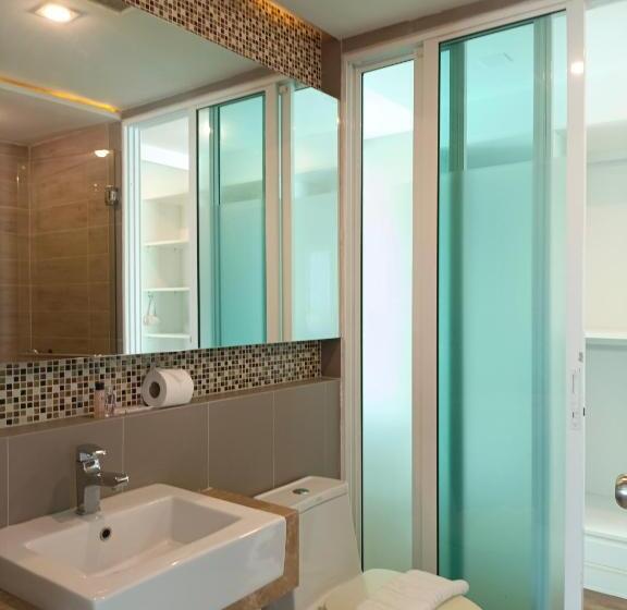 프리미엄 스위트 풀장 전망, Wisdom Hotel & Residence