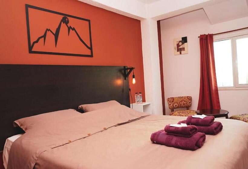 Standard Szoba, Oshovia Hostel
