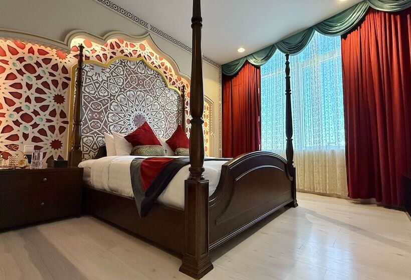 سوییت اجرایی, Holiday Villa Hail