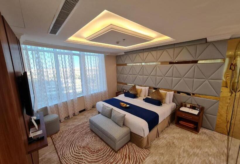 سوئیت پرزیدنت, Holiday Villa Hail