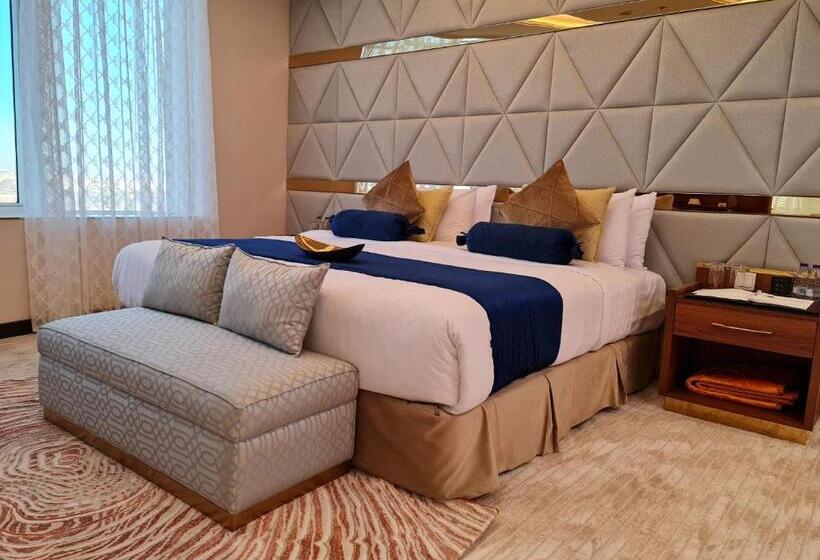 سوئیت پرزیدنت, Holiday Villa Hail