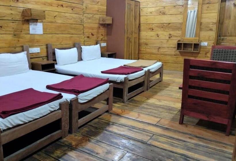 Семейный Номер, Brushwood Villa  Cottages And Bar