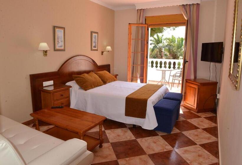 スタンダードトリプルルーム, Hostal Cabo Roche