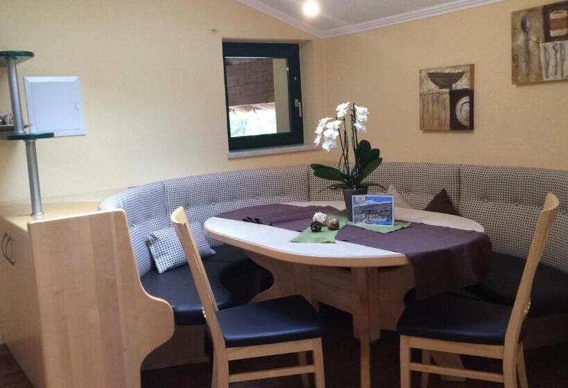 패밀리 아파트, Alp Resort Tiroler Adler