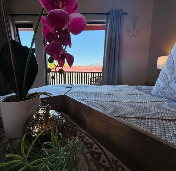 Номер Стандарт Вид на Бассейн, Bliss In The Bay Guesthouse