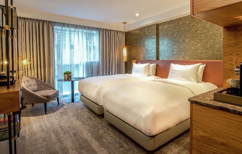 Номер Стандарт, Lincoln Plaza London, Curio Collection By Hilton