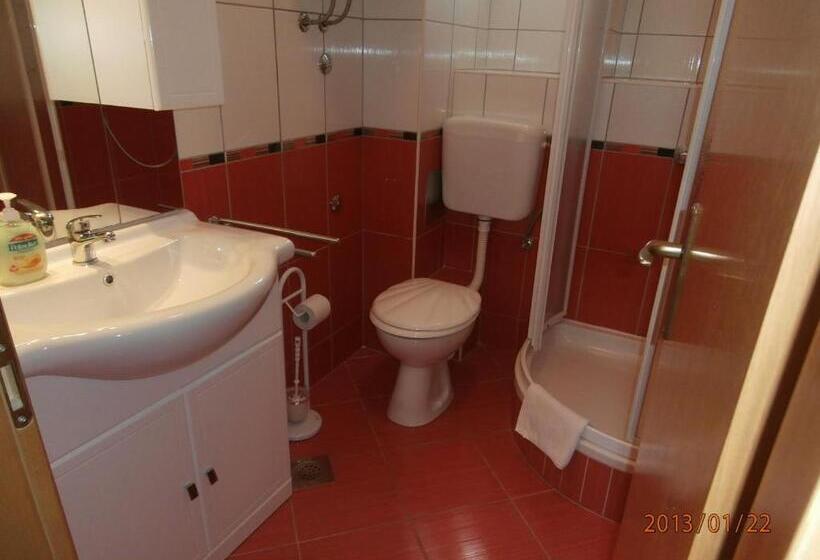 חדר סטנדרט לשלושה, Guest House Klaudija