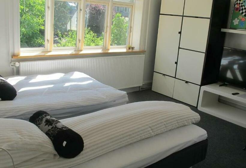 バス共有のスタンダードルーム, Guesthouse Sharon Aarhus