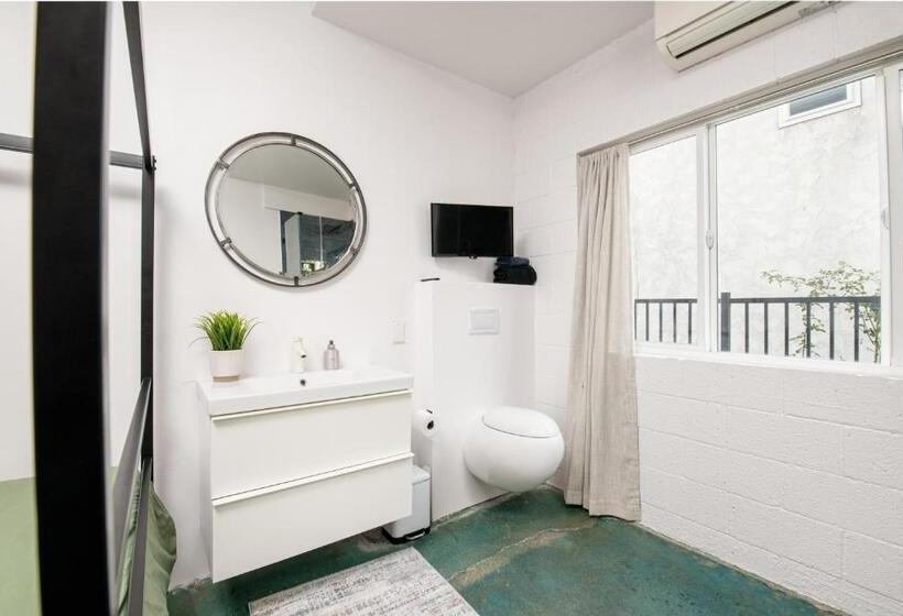스위트, House Of Trestles   Hostel