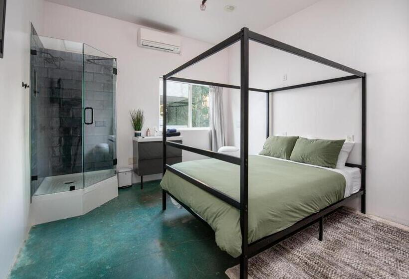 스위트, House Of Trestles   Hostel