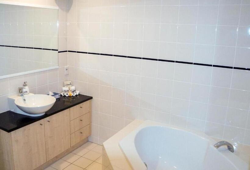 Апартаменты 2 Спальни, Ocean Breeze Resort Pauanui