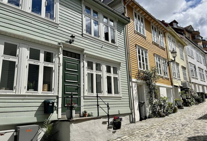 Дом 2 Спальни, To Sostre Guesthouse
