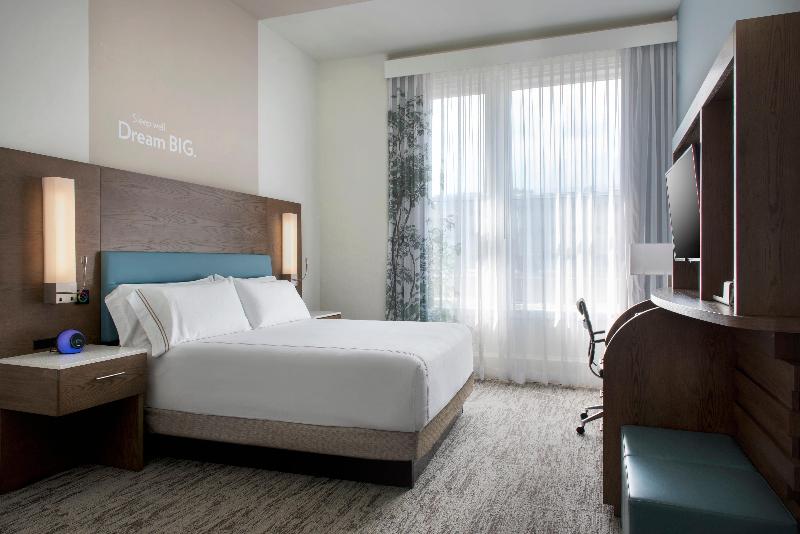 带大床的标准间, Even Hotel Pittsburgh Downtown, An Ihg