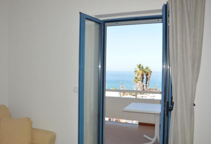 Апартаменты 2 Спальни, Residence La Corvetta