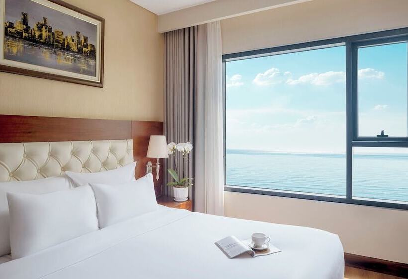 اتاق خانوادگی با چشم‌انداز دریا, Dlg Hotel Danang