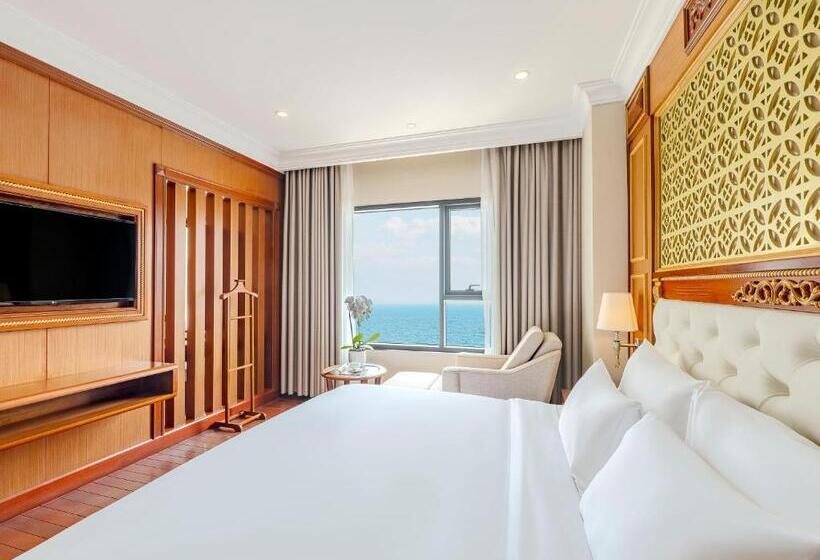 سوئیت اجرایی با چشم‌انداز دریا, Dlg Hotel Danang