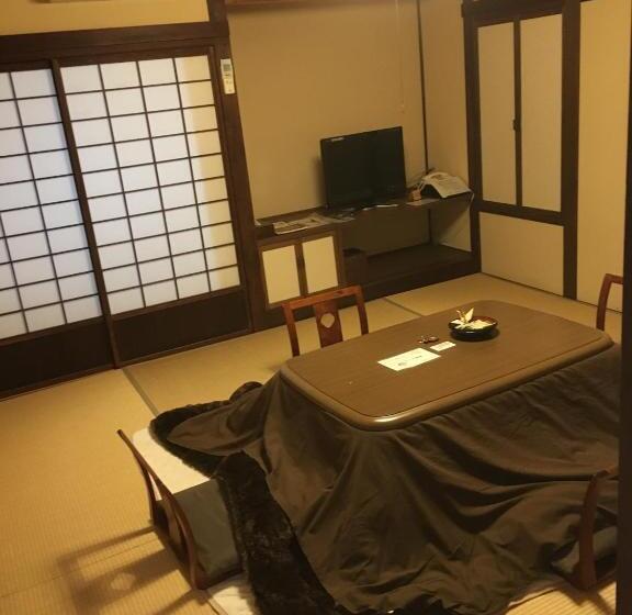 バス共有のスタンダードルーム, Ryokan Tanakaya