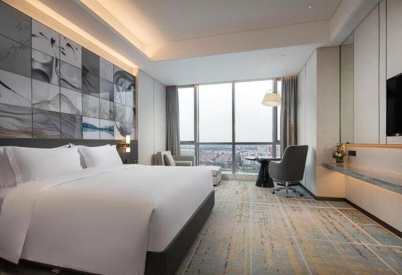 Номер Superior, Wyndham Grand Suzhou Fenhu