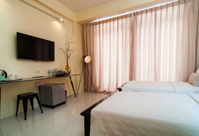 Номер Стандарт с Балконом, Luxx Boutique Boracay