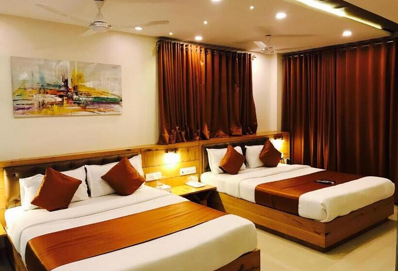 Четырехместный Номер Стандарт, Grandeur Near Mumbai International Airport