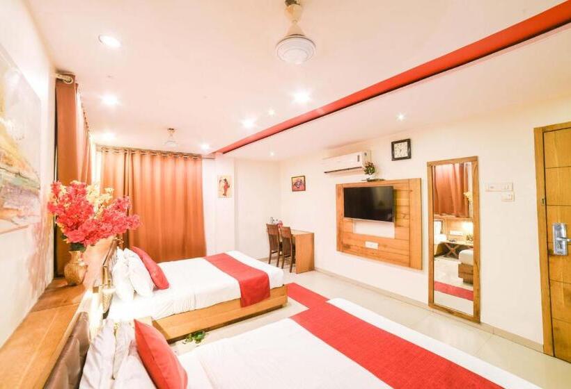 Четырехместный Номер Стандарт, Grandeur Near Mumbai International Airport