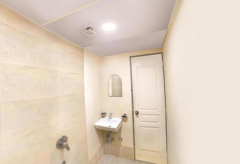 Номер Deluxe, Grandeur Near Mumbai International Airport