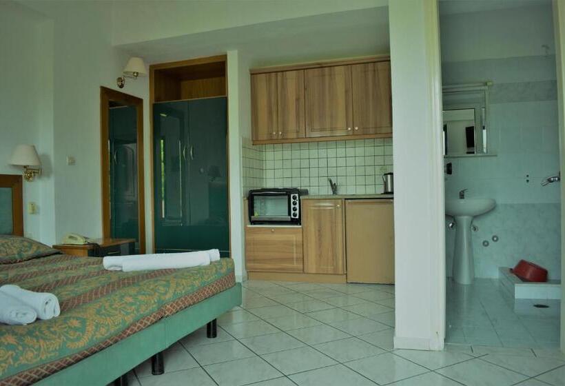 4인용 스탠다드 룸, Oula Maisonettes