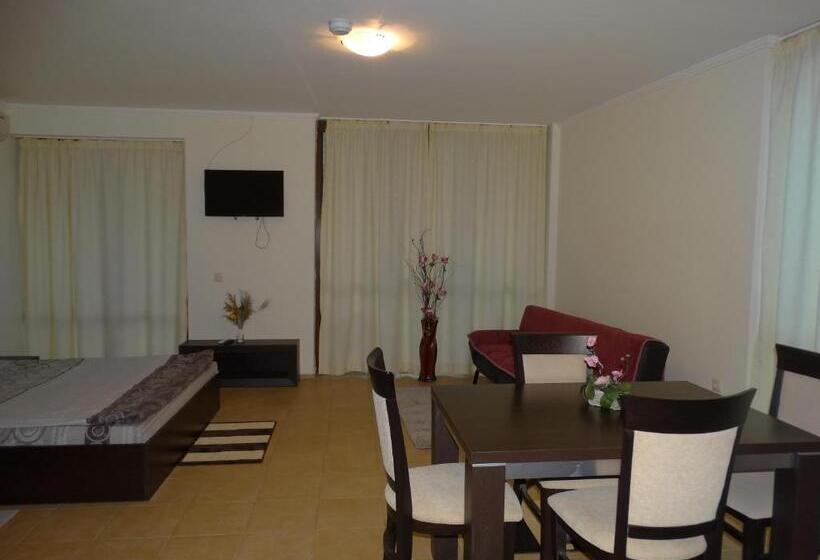 إستديو قياسى مطل على الحديقة, Chateau Del Marina Apart Complex