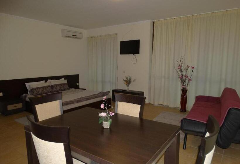 إستديو قياسى مطل على الحديقة, Chateau Del Marina Apart Complex