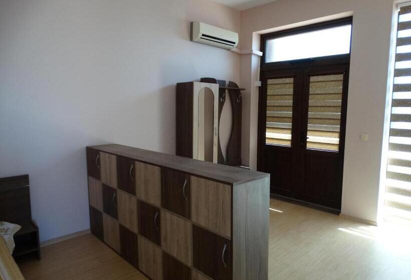 إستديو قياسى مطل على الحديقة, Chateau Del Marina Apart Complex