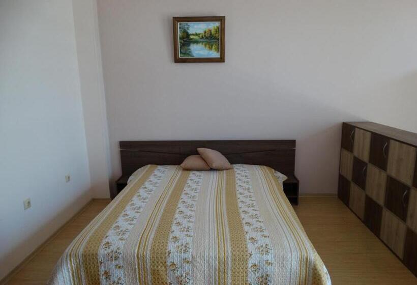 إستديو قياسى مطل على الحديقة, Chateau Del Marina Apart Complex