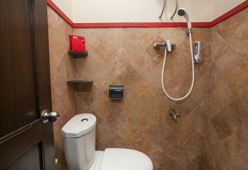 Номер Стандарт, Reddoorz Near Stasiun Kota Baru Malang