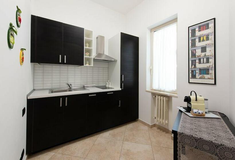 Apartamento 2 Dormitorios, L Insolita Reggia