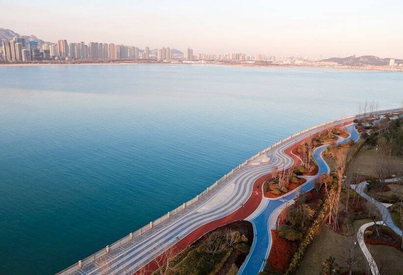 Номер Deluxe Вид на Море, Doubletree By Hilton Qingdao Oriental Movie Metropolis