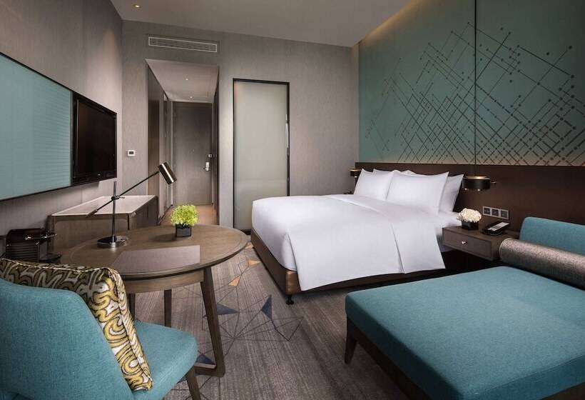 Номер Deluxe Вид на Море с Балконом, Doubletree By Hilton Qingdao Oriental Movie Metropolis