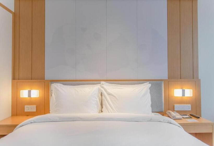 디럭스 룸 킹사이즈 침대, Holiday Inn Express Ya An City Center By Ihg