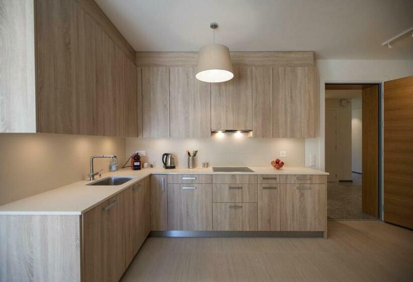 Апартаменты 1 Спальня Нижний Этаж, Delta Resort Apartments