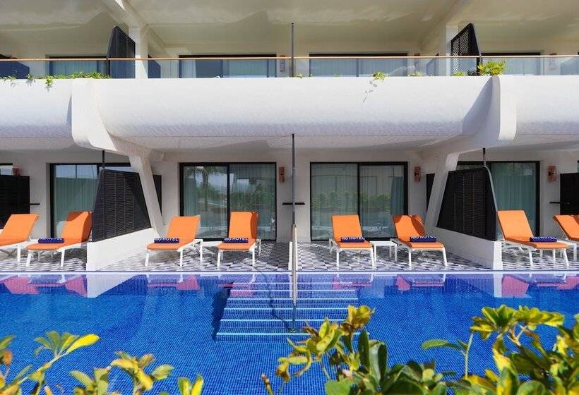 Camera Standard Swim Up, H10 Atlantic Sunset Horizons Collection