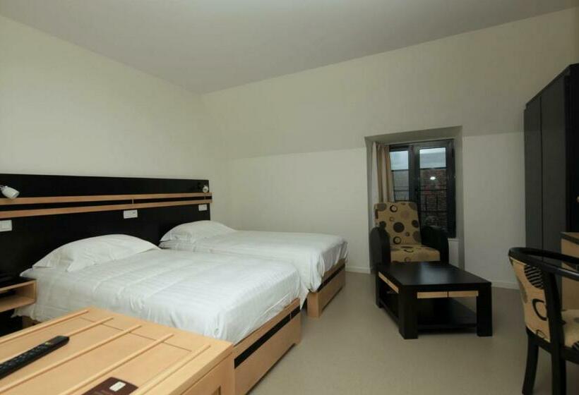 Номер Стандарт, Auberge De La Xaintrie